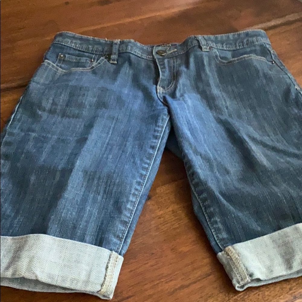 Jean Bermuda